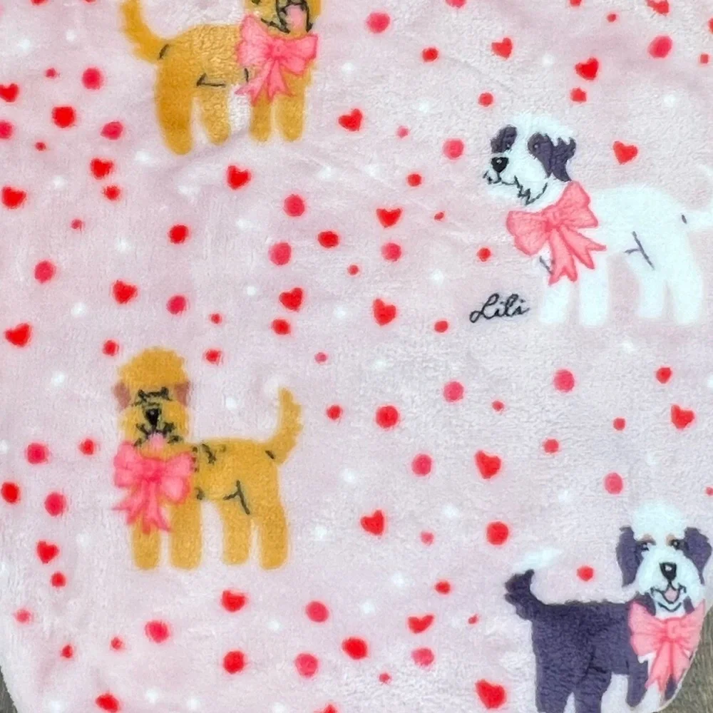 PETS - Berkshire - ‘Dogs Bows Hearts & Polkadots’ plush throw. 60”x70” NWT Firm!